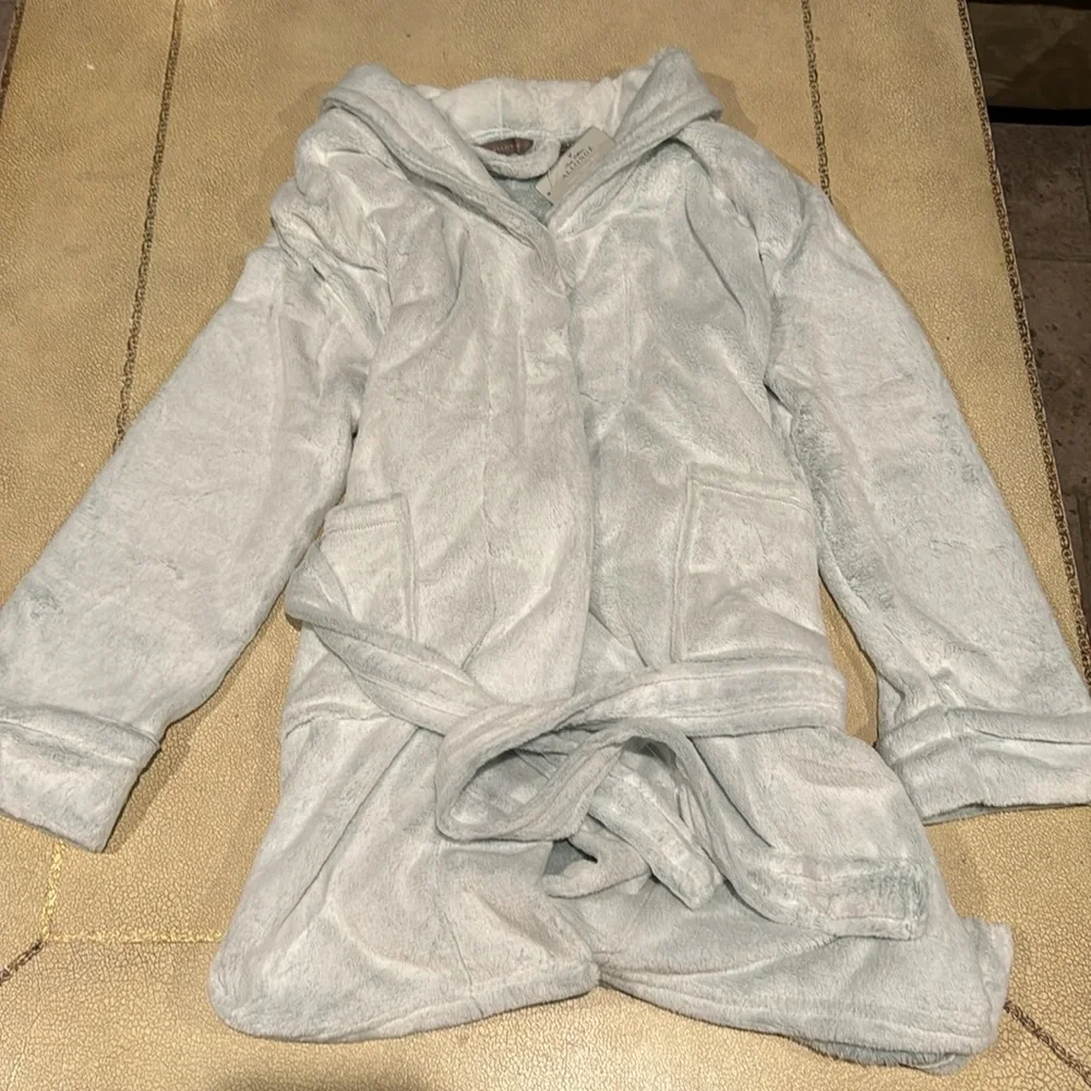 Plush Robe - Picture 3 of 5